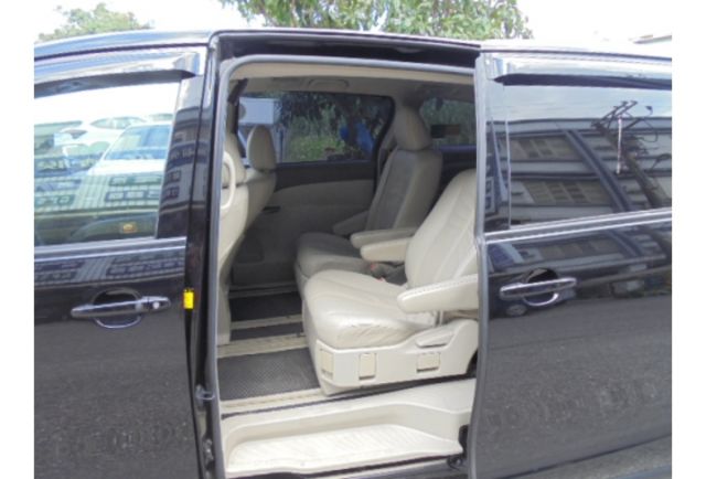 Toyota PREVIA  第7張相片