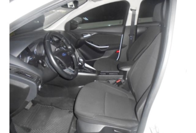 Ford FOCUS  第8張相片
