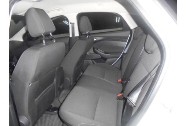 Ford FOCUS  第9張相片