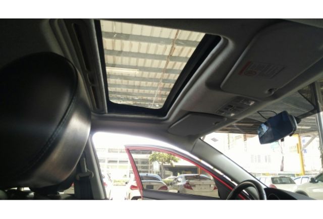 消光帥氣紅 天窗馬三 優質代步車 省油有力 大空間!!  第10張相片