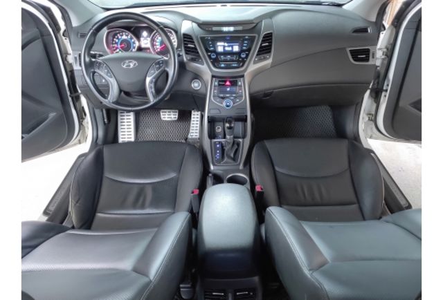 Hyundai ELANTRA  第9張相片