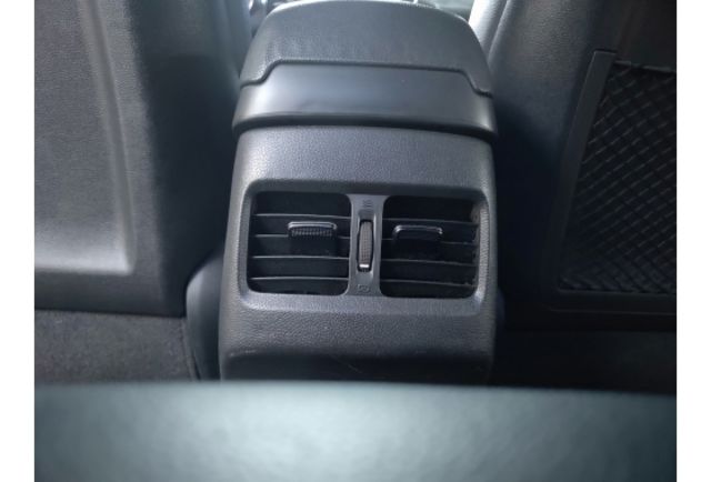 Hyundai ELANTRA  第16張相片