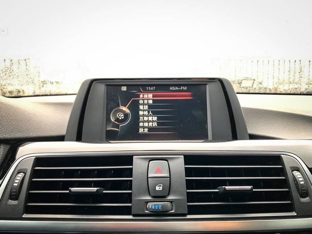 BMW 318I  第4張相片