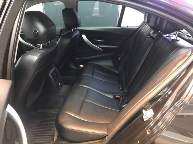 BMW 328I  第4張相片