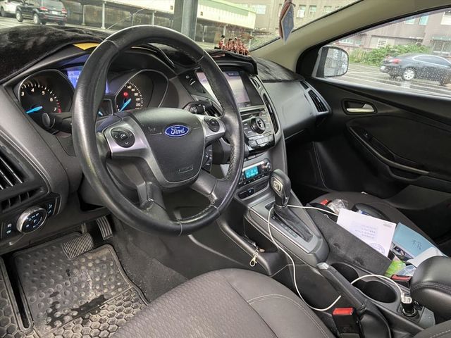FORD FOCUS  第2張相片
