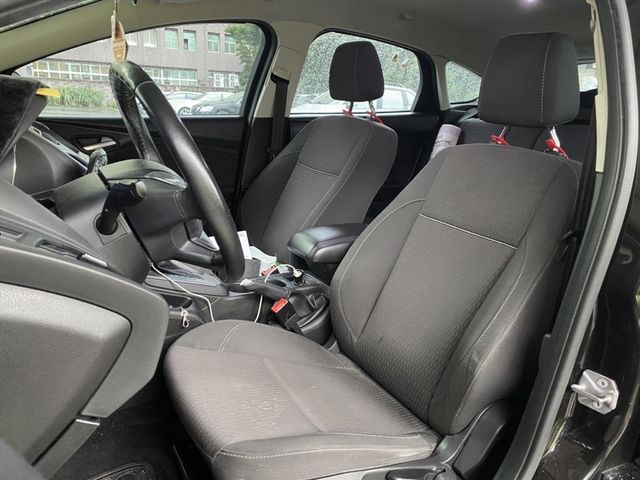 FORD FOCUS  第3張相片
