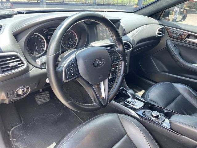 INFINITI Q30  第3張相片