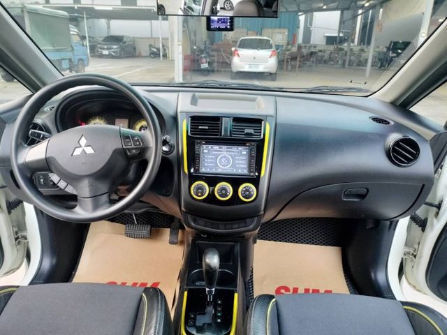 1.5時尚小車低油耗大空間 ◆IKEY免鑰◆行車紀錄器◆倒車顯影◆導航系統◆原版件◆低稅金◆認證車  第13張相片