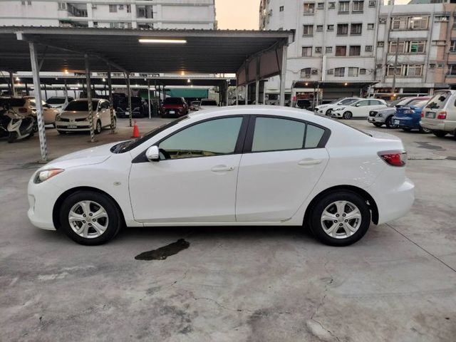 微笑馬3優質代步車全車原版件內外漂亮認證車可貸款  第3張相片