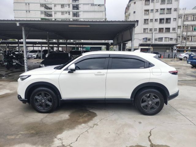 頂級尊榮版◆全車原版件◆原廠保養◆無線充電◆ikey◆A C C跟車◆電動尾門◆換檔撥片◆前後行車記錄器LED頭燈保固中  第2張相片