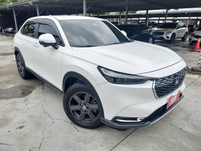 頂級尊榮版◆全車原版件◆原廠保養◆無線充電◆ikey◆A C C跟車◆電動尾門◆換檔撥片◆前後行車記錄器LED頭燈保固中  第4張相片