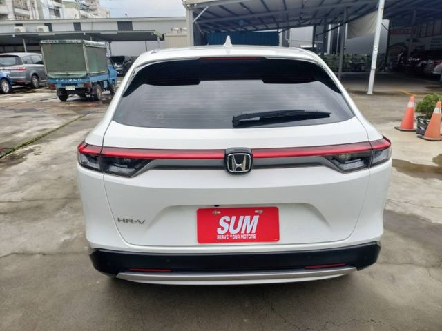 頂級尊榮版◆全車原版件◆原廠保養◆無線充電◆ikey◆A C C跟車◆電動尾門◆換檔撥片◆前後行車記錄器LED頭燈保固中  第18張相片