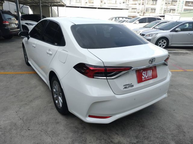豪華版◆全車原版件◆僅跑2萬多公里◆ACC◆導航系統◆倒車顯影◆抬頭顯示器◆行車記錄器◆原廠保固中◆可貸款  第3張相片