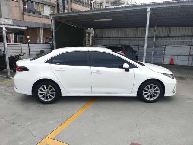 豪華版◆全車原版件◆僅跑2萬多公里◆ACC◆導航系統◆倒車顯影◆抬頭顯示器◆行車記錄器◆原廠保固中◆可貸款  第4張相片