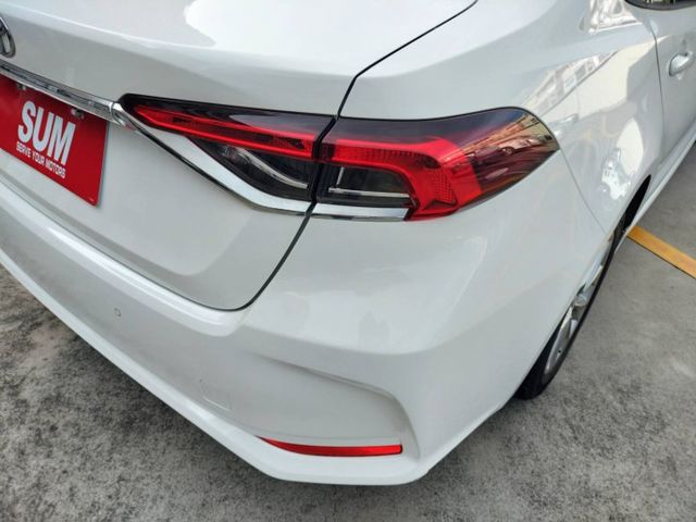 豪華版◆全車原版件◆僅跑2萬多公里◆ACC◆導航系統◆倒車顯影◆抬頭顯示器◆行車記錄器◆原廠保固中◆可貸款  第14張相片