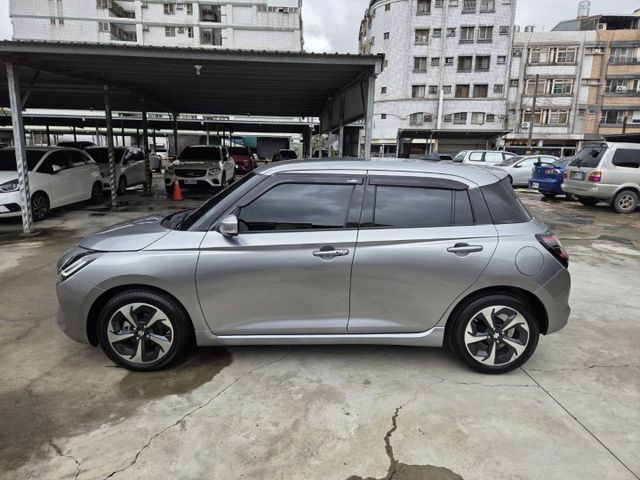 頂級1.2輕油電五門小車◆LED頭燈◆ikey◆ A C C跟車◆環景導航系統◆FSK冰鑽隔熱紙◆快譯通前後行車記錄器  第2張相片