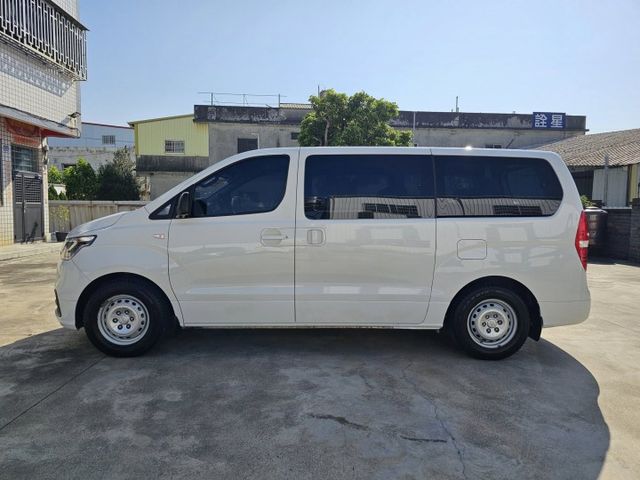 10月出廠/原廠保養/全車原鈑件/附發票/可租賃  第3張相片