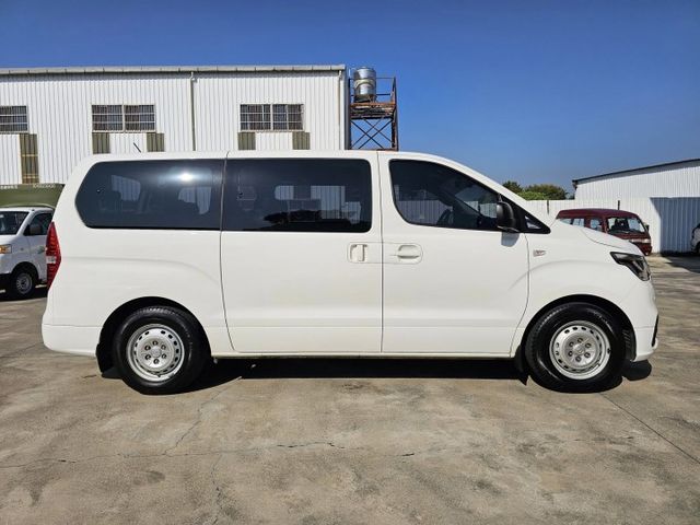 10月出廠/原廠保養/全車原鈑件/附發票/可租賃  第4張相片