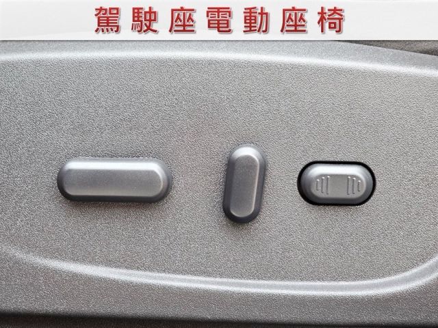 全車原鈑件/4WD/僅跑10萬/四條馬牌輪胎九成新/里程保證  第15張相片