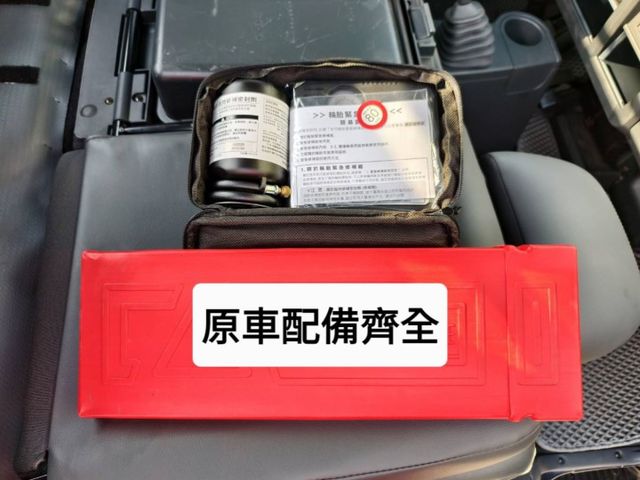 一手車/低里程/僅7200公里/胎壓偵測/循跡防滑/雙安全氣囊/里程保證/YES認證/附發票  第13張相片