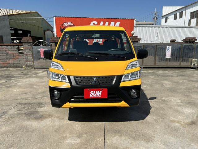 8人座自排廂型車/後座獨立空調/盲點偵測/Yes認證/里程保證/附發票  第2張相片