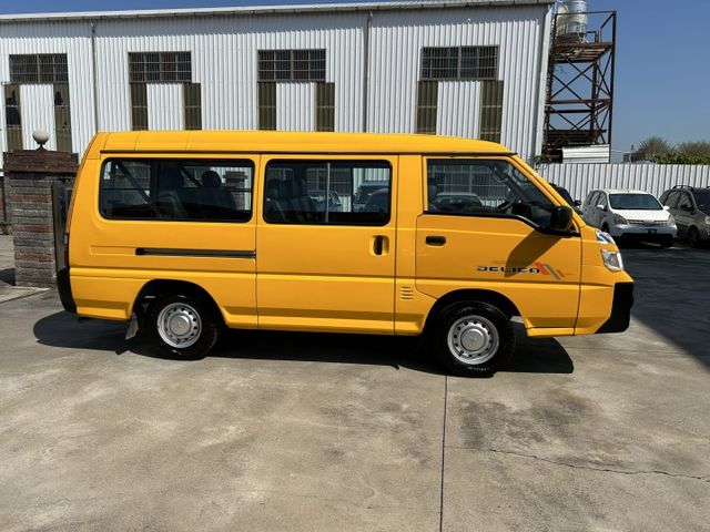 8人座自排廂型車/後座獨立空調/盲點偵測/Yes認證/里程保證/附發票  第4張相片