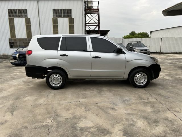 雙安全氣囊/行車紀錄器/倒車雷達/YES認證/里程保證/附發票  第4張相片