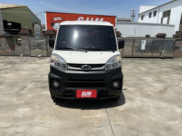 10月出廠/5人座客貨車/ABS/雙安全氣囊/循跡防滑/盲點偵測/里程保證/YES認證  第2張相片