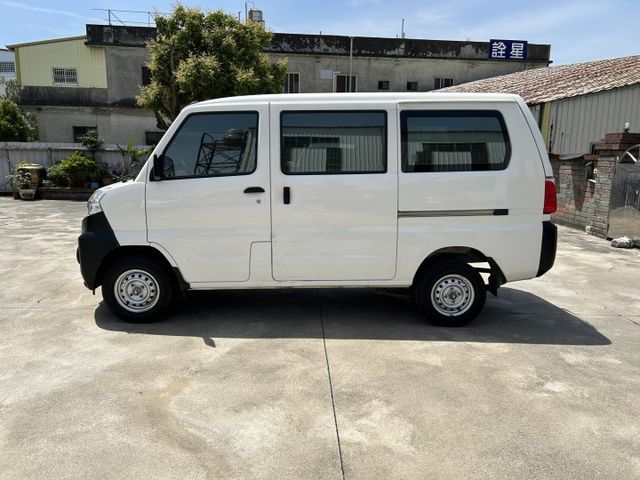 10月出廠/5人座客貨車/ABS/雙安全氣囊/循跡防滑/盲點偵測/里程保證/YES認證  第3張相片