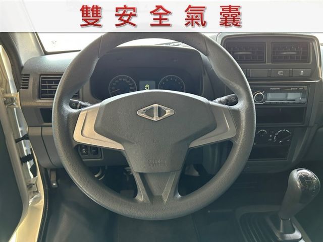 10月出廠/5人座客貨車/ABS/雙安全氣囊/循跡防滑/盲點偵測/里程保證/YES認證  第9張相片
