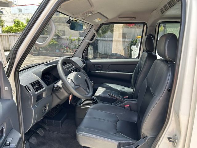10月出廠/5人座客貨車/ABS/雙安全氣囊/循跡防滑/盲點偵測/里程保證/YES認證  第14張相片