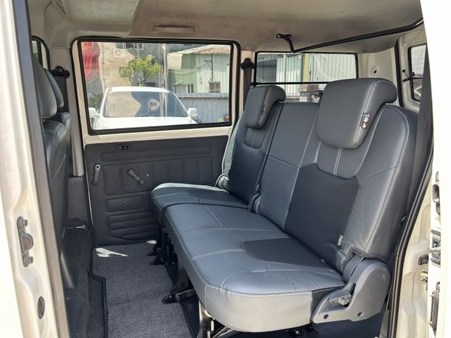 10月出廠/5人座客貨車/ABS/雙安全氣囊/循跡防滑/盲點偵測/里程保證/YES認證  第15張相片