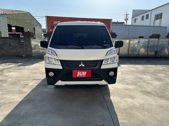 8人座廂型客貨車/自排/ABS/盲點偵測/雙安全氣囊/循跡防滑/定速/里程保證/附發票  第2張相片