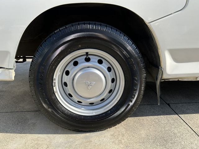 8人座廂型客貨車/自排/ABS/盲點偵測/雙安全氣囊/循跡防滑/定速/里程保證/附發票  第16張相片