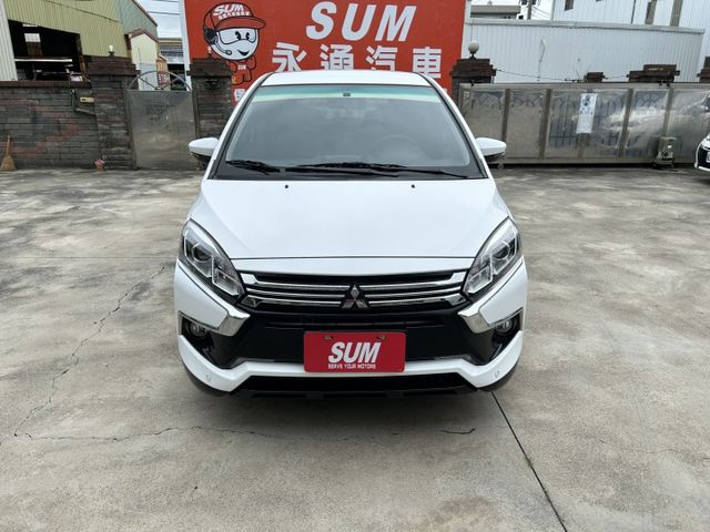 雙安全氣囊/免持I KEY/倒車雷達/電動尾門/里程保證/YES認證/全車原鈑件/原廠保固中  第2張相片