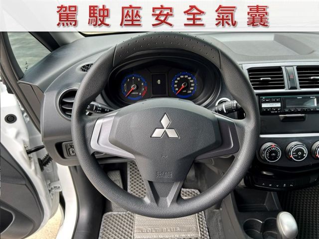 雙安全氣囊/免持I KEY/倒車雷達/電動尾門/里程保證/YES認證/全車原鈑件/原廠保固中  第6張相片