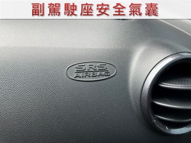 雙安全氣囊/免持I KEY/倒車雷達/電動尾門/里程保證/YES認證/全車原鈑件/原廠保固中  第7張相片