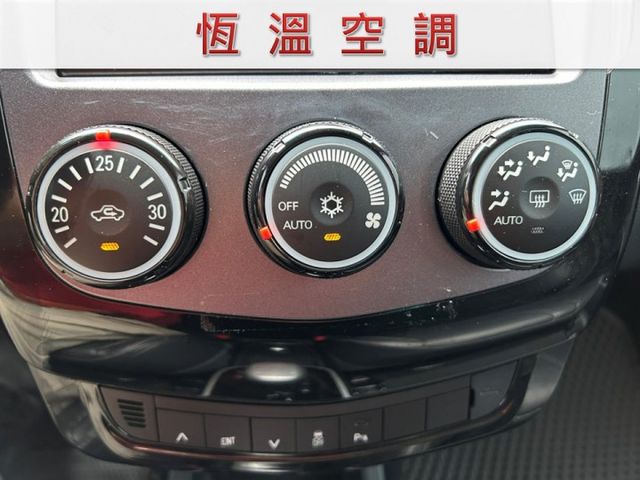 雙安全氣囊/免持I KEY/倒車雷達/電動尾門/里程保證/YES認證/全車原鈑件/原廠保固中  第9張相片
