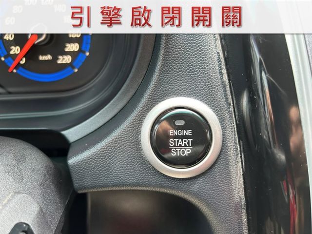 雙安全氣囊/免持I KEY/倒車雷達/電動尾門/里程保證/YES認證/全車原鈑件/原廠保固中  第10張相片