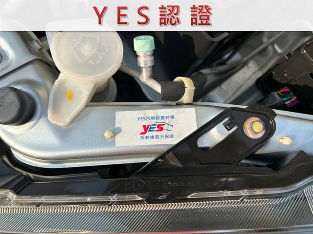 雙安全氣囊/行車紀錄器/倒車雷達/YES認證/里程保證/附發票  第14張相片