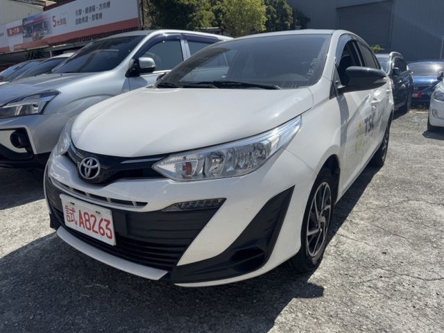 經典代步小車 妥善率佳好保養｜一手車 原鈑件 僅跑5.1萬 原廠保養 車況健康 影音系統 小改款九氣囊｜  第1張相片