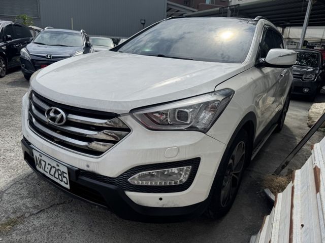 【新入庫整備中 歡迎您來電預約賞車】頂級4WD 一手車 僅跑9.6萬  第1張相片