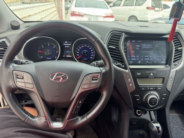 【新入庫整備中 歡迎您來電預約賞車】頂級4WD 一手車 僅跑9.6萬  第6張相片