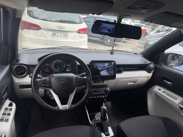 【新入庫整備中 歡迎您來電預約賞車】一手車 原鈑件 僅跑八萬  第5張相片