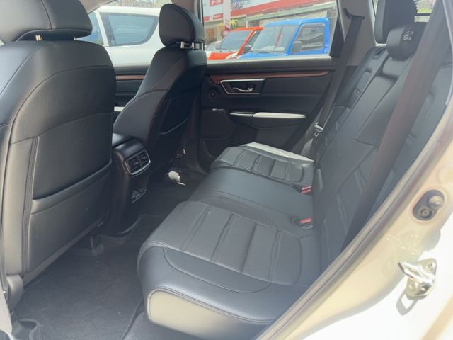 小改款5.5代車型 頂規S版配備齊全｜一手車 原鈑件 僅跑4.4萬 原廠保養 IKEY 跟車 環景 全景天窗 電尾門｜  第4張相片