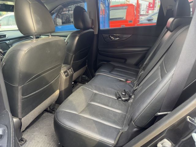 【新入庫整備中 歡迎您來電預約賞車】四輪驅動 旗艦 原鈑件 跑14.8萬  第4張相片