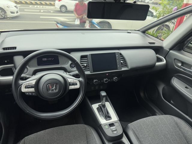 【新入庫整備中 歡迎您來電預約賞車】油電 一手車 原鈑件 僅跑3.9萬 原廠保養  第5張相片