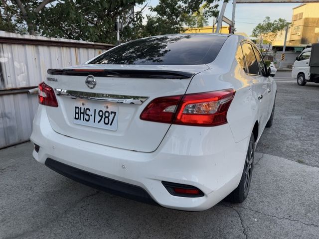【新入庫整備中 歡迎您來電預約賞車】旗艦版 一手車 原鈑件 僅跑2.6萬 IKEY 盲點 環景  第2張相片