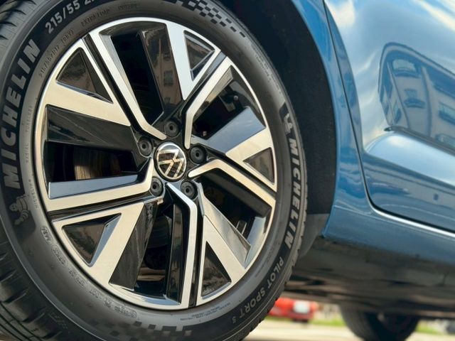 TOURAN  第7張相片