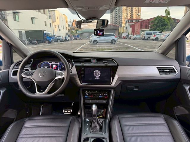 TOURAN  第10張相片